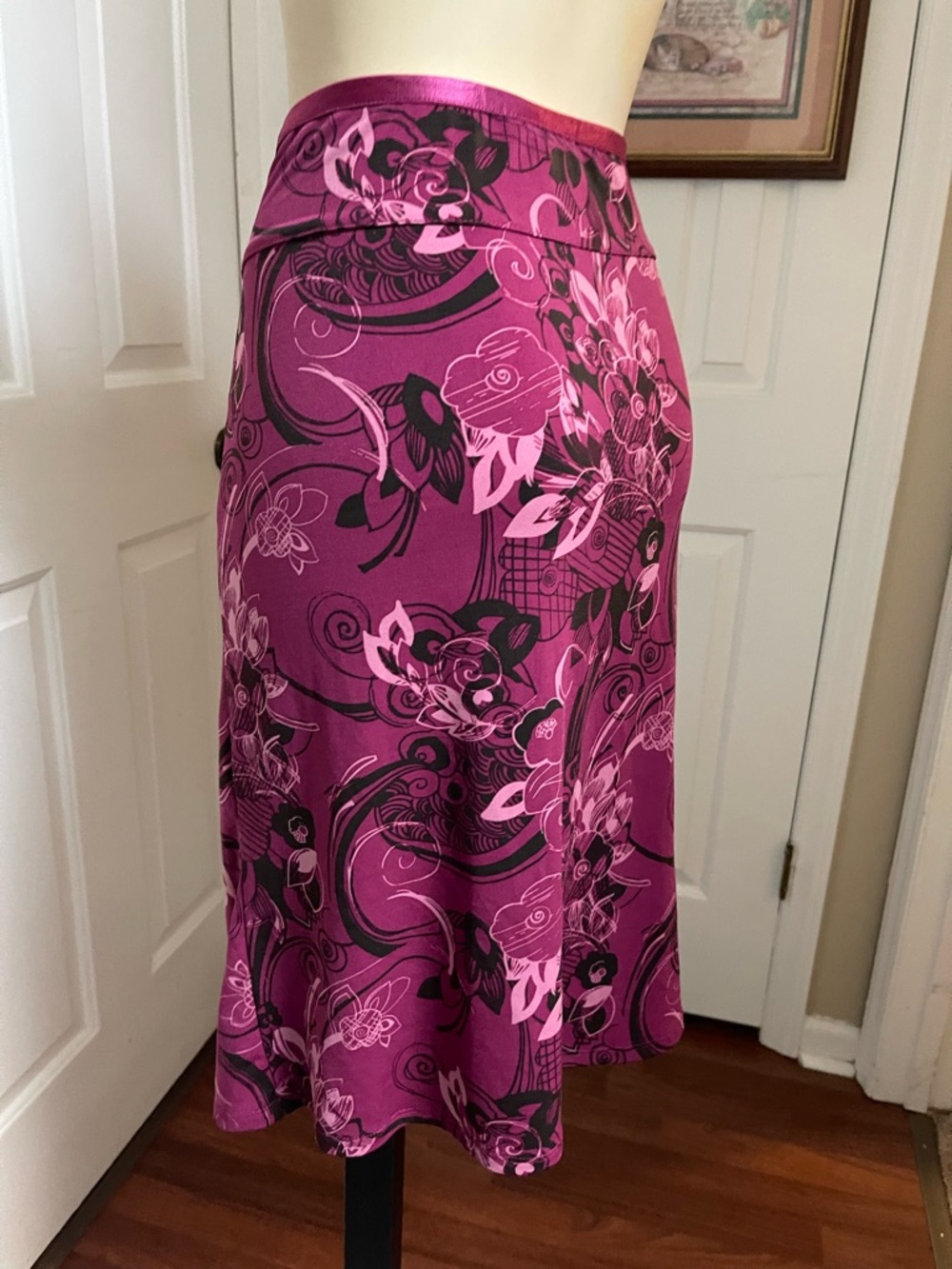 Merona Floral A-Line Skirt in Magenta and Black EUC - Picture 5 of 8